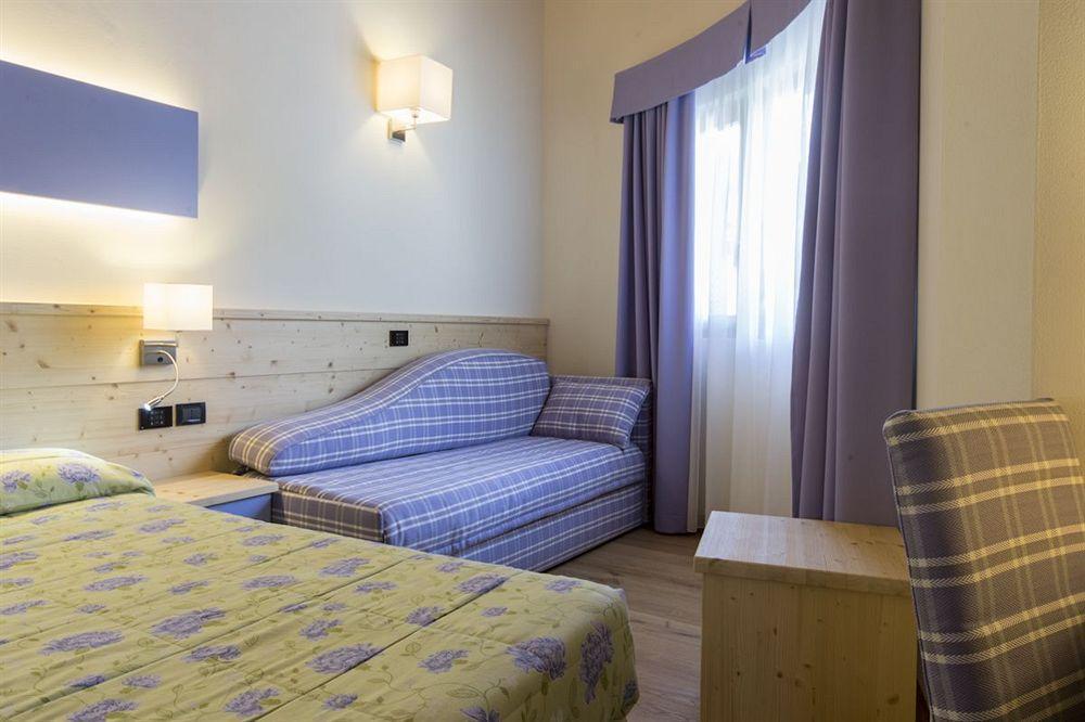 Alpholiday Dolomiti Wellness & Family Hotel Дімаро Екстер'єр фото
