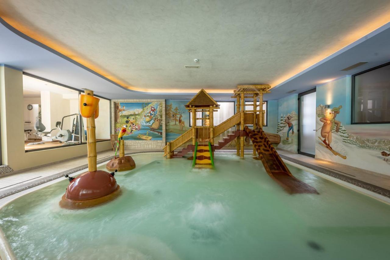 Alpholiday Dolomiti Wellness & Family Hotel Дімаро Екстер'єр фото