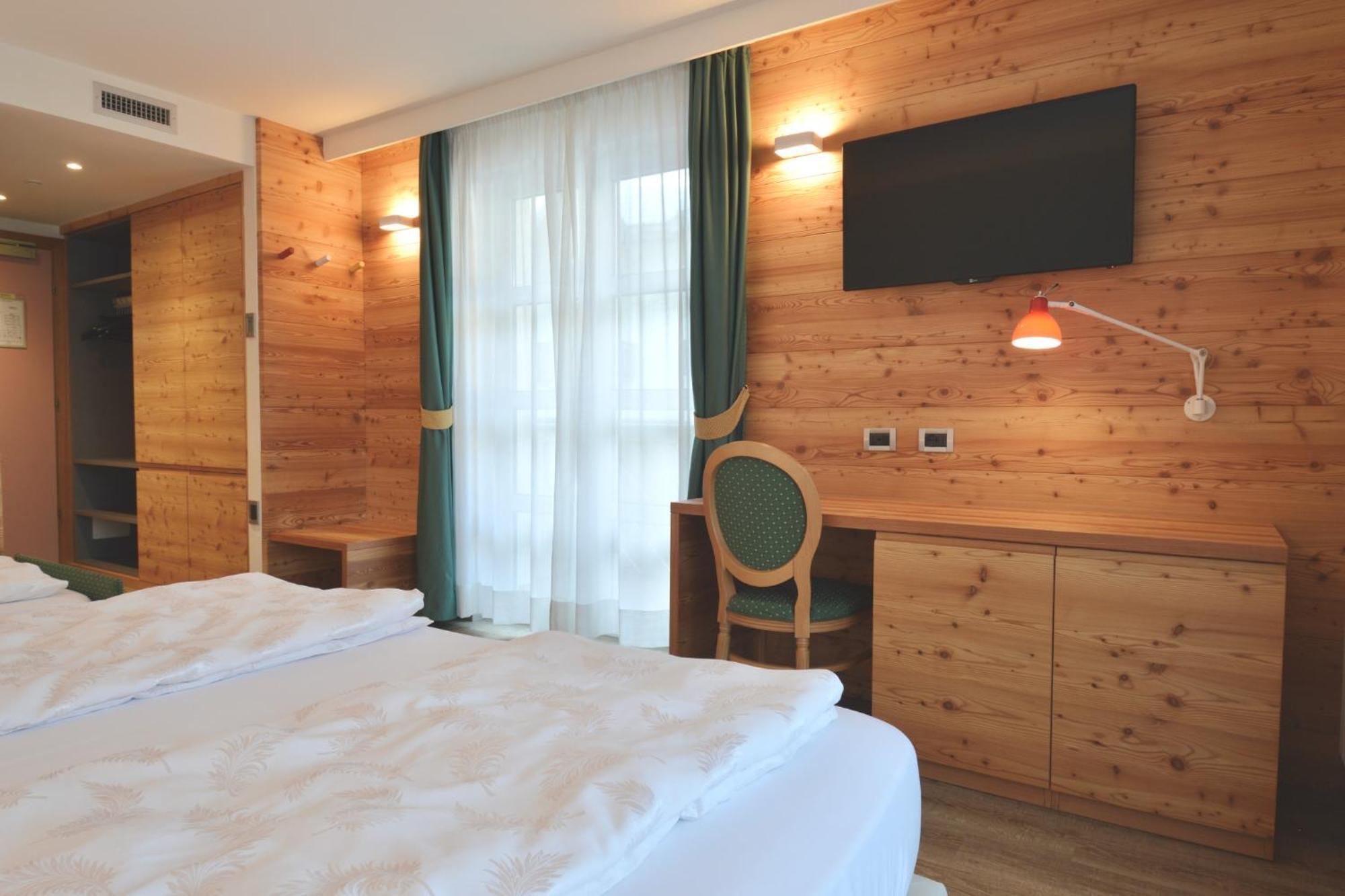 Alpholiday Dolomiti Wellness & Family Hotel Дімаро Номер фото