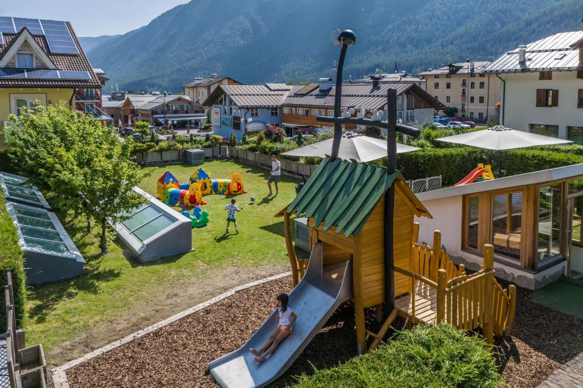 Alpholiday Dolomiti Wellness & Family Hotel Дімаро Екстер'єр фото