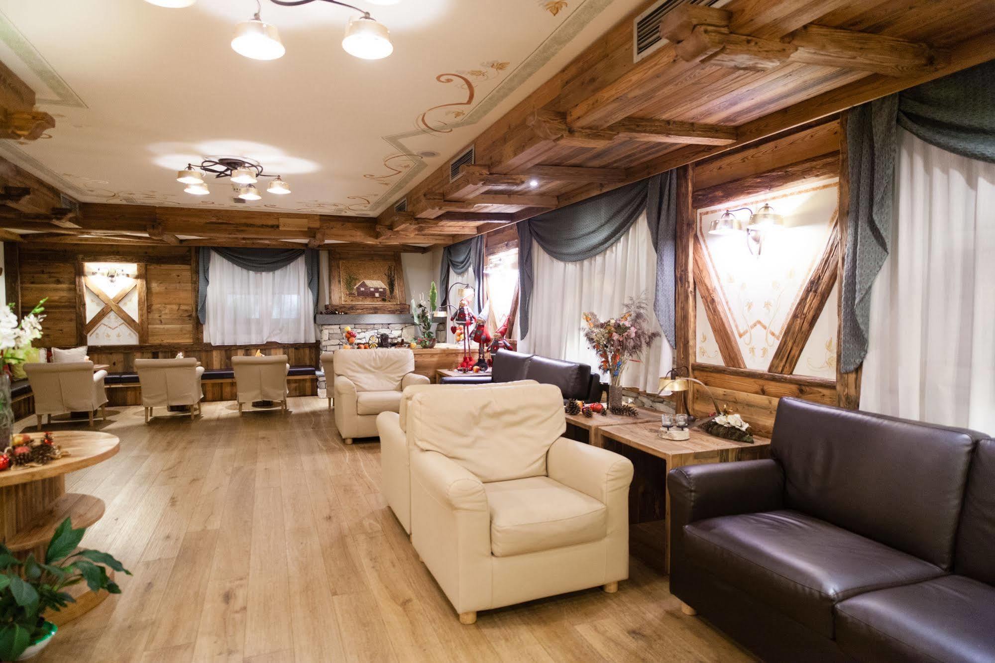 Alpholiday Dolomiti Wellness & Family Hotel Дімаро Екстер'єр фото