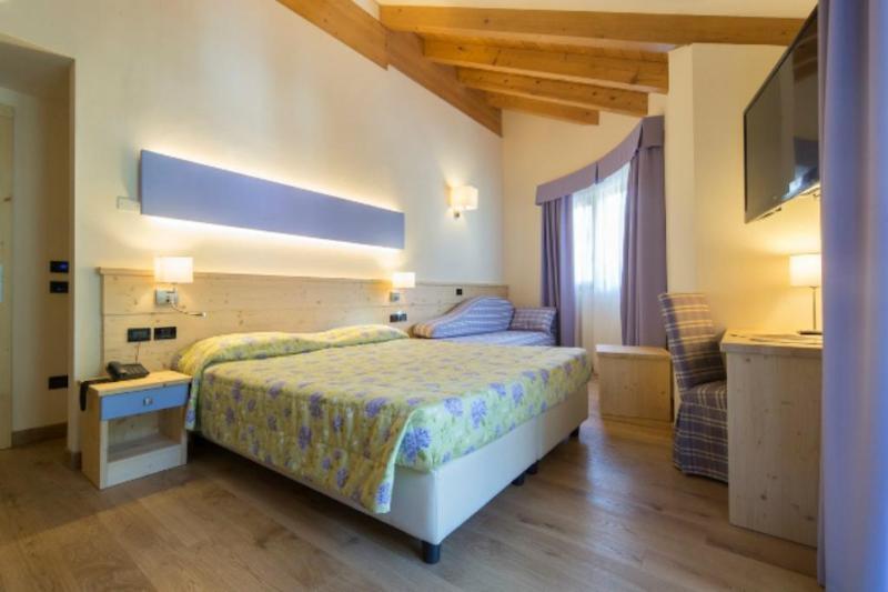 Alpholiday Dolomiti Wellness & Family Hotel Дімаро Екстер'єр фото