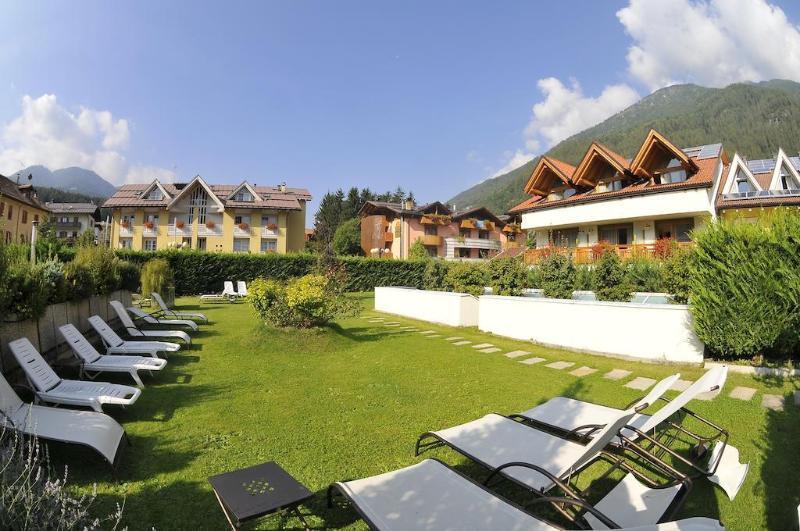 Alpholiday Dolomiti Wellness & Family Hotel Дімаро Екстер'єр фото