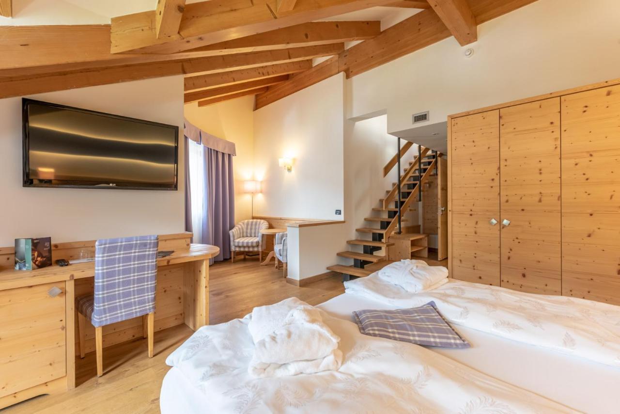 Alpholiday Dolomiti Wellness & Family Hotel Дімаро Екстер'єр фото